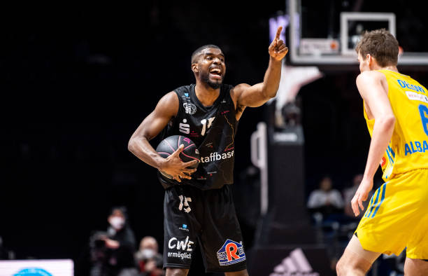 讲究长击致 讲究长击致